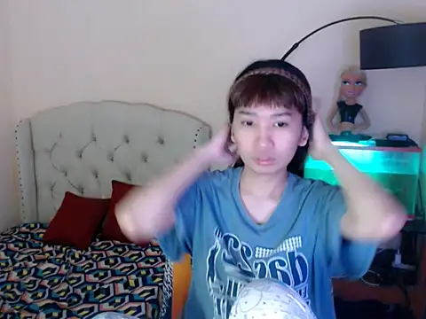 ShantalFoxxy  online show from 02-11-26, 04:01