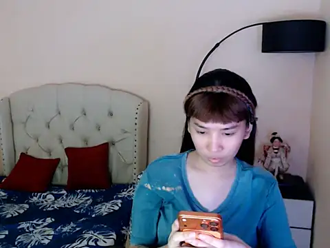 ShantalFoxxy  online show from 07-08-26, 01:41