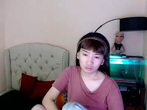 ShantalFoxxy  online show from 04-07-26, 07:10