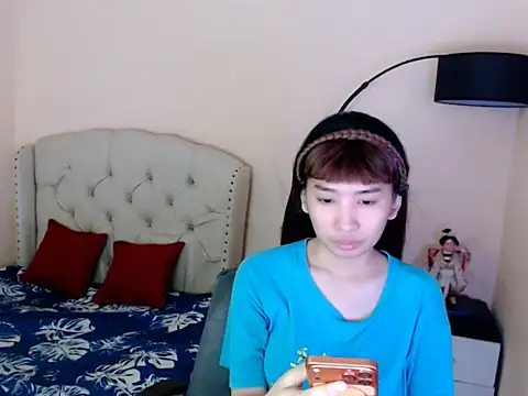 ShantalFoxxy  online show from 06-19-26, 11:53