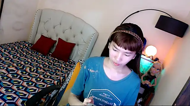 ShantalFoxxy  online show from 11-04-25, 01:31