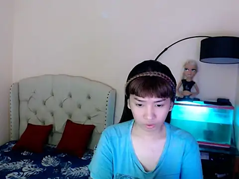 ShantalFoxxy  online show from 03-10-26, 12:47