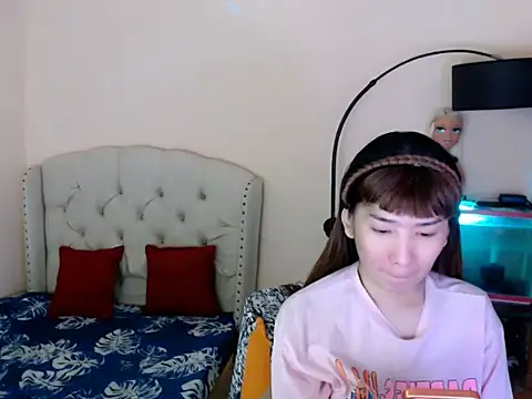 ShantalFoxxy  online show from 03-26-26, 11:57