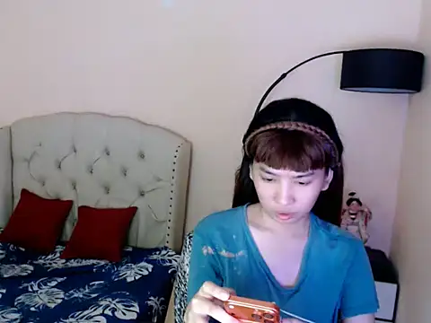 ShantalFoxxy  online show from 06-22-26, 06:32