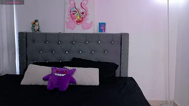 sara queen10 online show from 10-29-25, 07:35