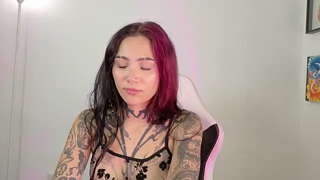 sara queen10 online show from 04-21-26, 01:39