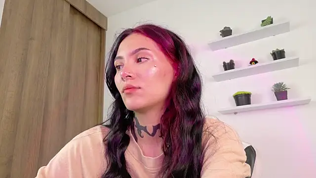 sara queen10 online show from 04-30-26, 01:07