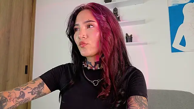 sara queen10 online show from 05-26-26, 04:16