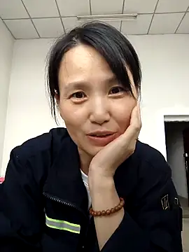 Snapshot of Haili-1 chatting on 09-27-25, 02:28 Haili-1 online show from 09-27-25, 02:28