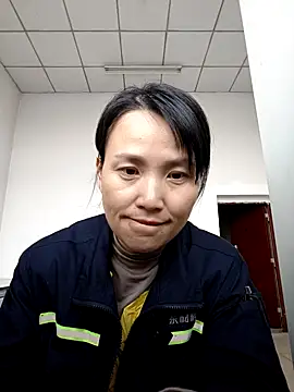 Snapshot of Haili-1 chatting on 10-24-25, 08:13 Haili-1 online show from 10-24-25, 08:13