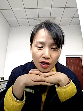 Snapshot of Haili-1 chatting on 10-22-25, 02:44 Haili-1 online show from 10-22-25, 02:44