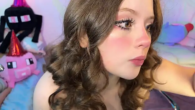 Lil bela online show from 03-25-26, 12:15