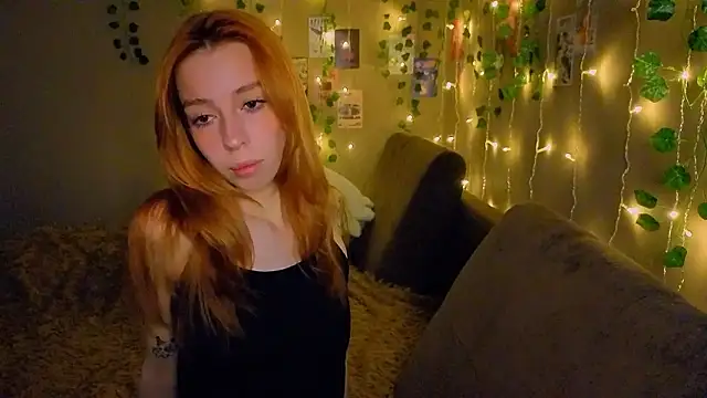 Lori Williams online show from 03-10-26, 01:42