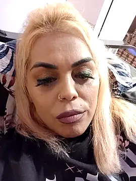 izauri2025 online show from 10-12-25, 08:32