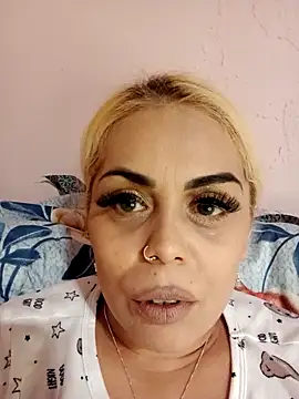 izauri2025 online show from 11-17-25, 06:45