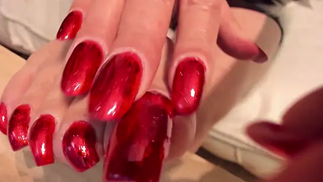 Snapshot of MadameCrowford chatting on 02-06-26, 12:01 MadameCrowford online show from 02-06-26, 12:01