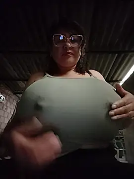 Snapshot of AlexxiaaMat chatting on 07-15-26, 11:06 AlexxiaaMat online show from 07-15-26, 11:06