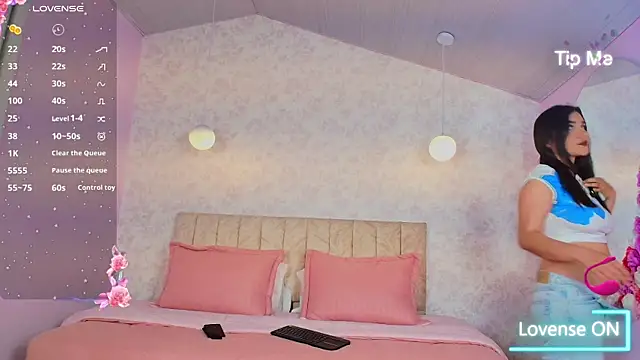 sweet artemiis online show from 12-04-25, 08:52