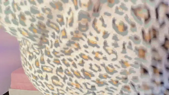 sweet artemiis online show from 10-30-25, 08:17