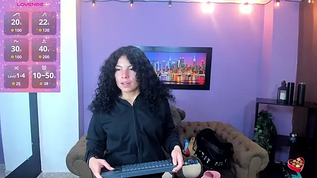 Snapshot of angelita_martins chatting on 10-17-25, 02:37 angelita martins online show from 10-17-25, 02:37