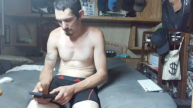 mike42088 online show from 06-18-26, 09:36