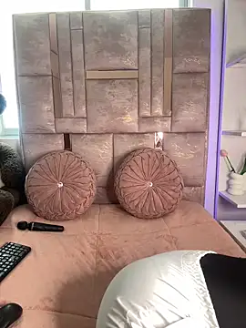 salomecute21 online show from 10-11-25, 01:45