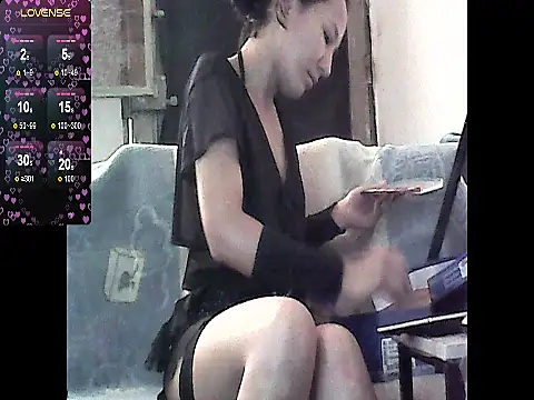 Natzu Choi online show from 10-22-25, 04:50