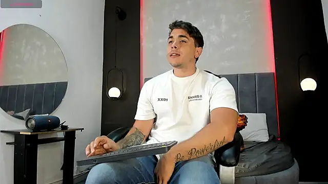 Liam walk  online show from 10-06-25, 08:09