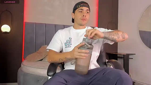 Liam walk  online show from 02-26-26, 07:36