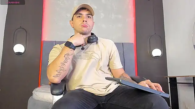 Liam walk  online show from 02-10-26, 07:02