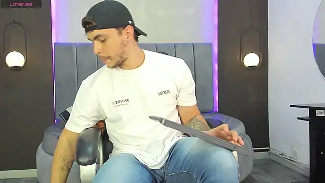 Liam walk  online show from 11-14-25, 09:40