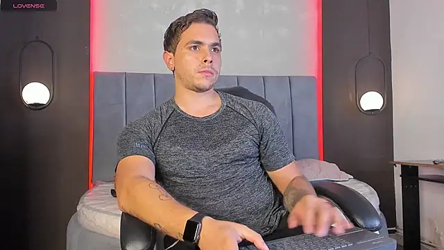 Liam walk  online show from 02-11-26, 08:20