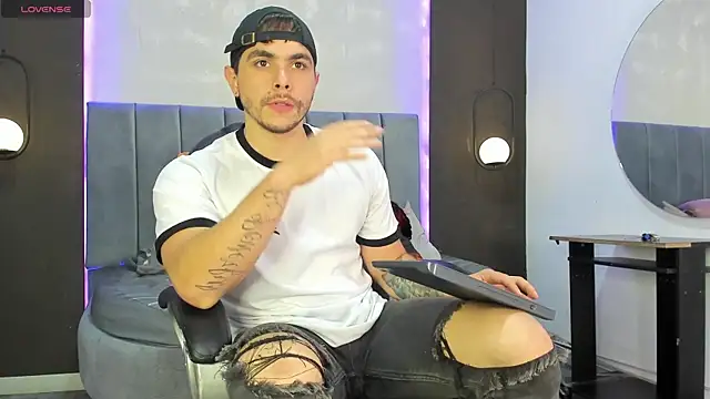 Liam walk  online show from 11-11-25, 08:25