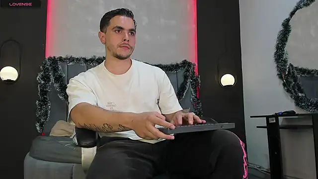 Liam walk  online show from 12-03-25, 11:04