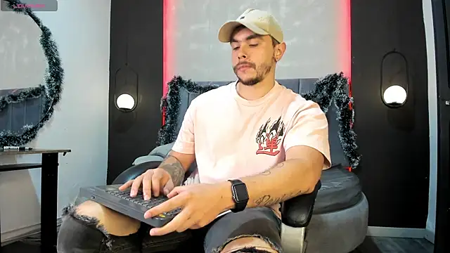 Liam walk  online show from 12-22-25, 09:37