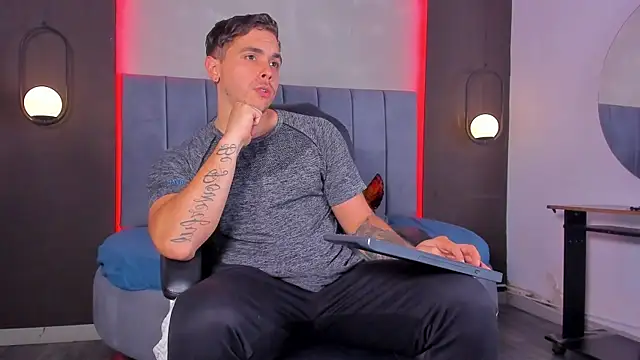 Liam walk  online show from 04-17-26, 10:23