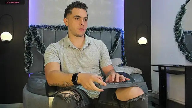 Liam walk  online show from 11-24-25, 09:37