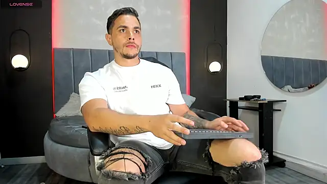 Liam walk  online show from 01-08-26, 08:04