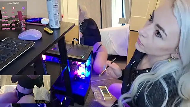 kinkylilsweetie online show from 10-29-25, 11:25