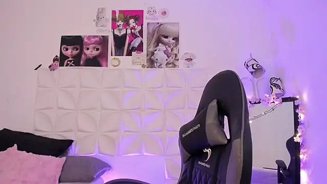 JuliethMoss online show from 12-04-25, 08:19