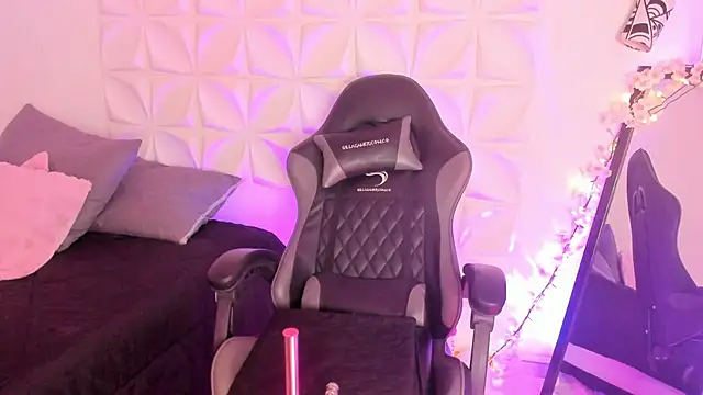 JuliethMoss online show from 11-27-25, 08:31