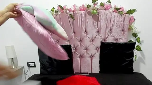 ivy moon05 online show from 11-04-25, 04:33