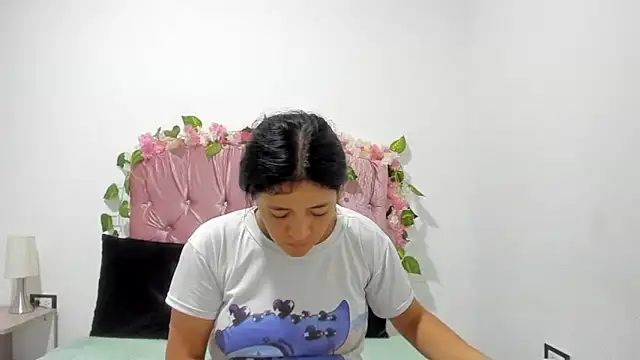 ivy moon05 online show from 10-04-25, 04:41