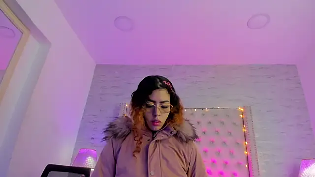 Pamelamiler   online show from 06-10-26, 12:28