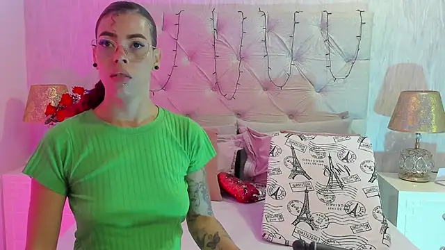 Pamelamiler   online show from 09-22-25, 12:22