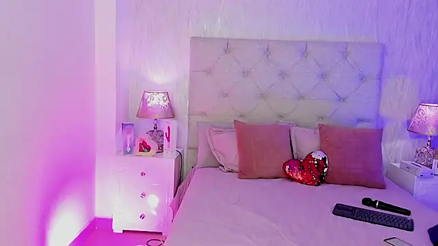 Pamelamiler   online show from 03-12-26, 12:20