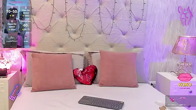 Pamelamiler   online show from 10-01-25, 01:37