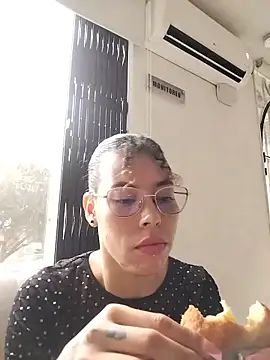 Pamelamiler   online show from 06-11-26, 12:02