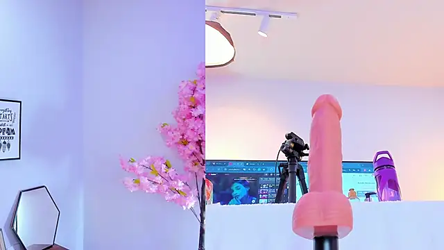 maily zanss online show from 12-19-25, 07:38