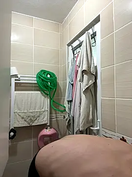 Snapshot of S-kt-et chatting on 10-13-25, 04:14 S-kt-et online show from 10-13-25, 04:14